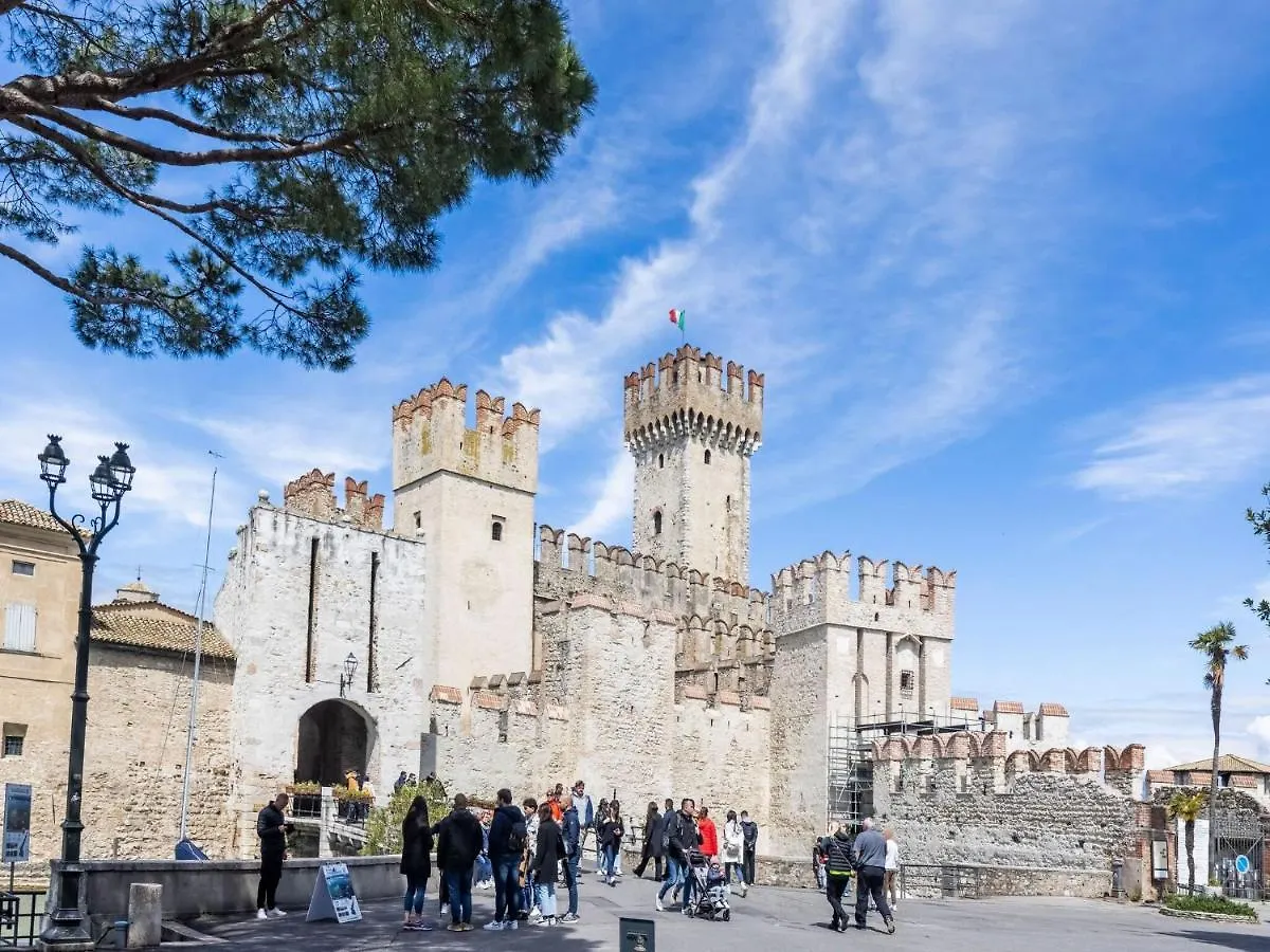 Belvilla By Oyo Jolly Trilo Superiore Sirmione